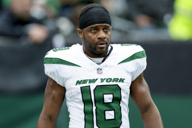 El receptor de la NFL Randall Cobb agradece a los bomberos por salvar a su familia de un incendio en la casa